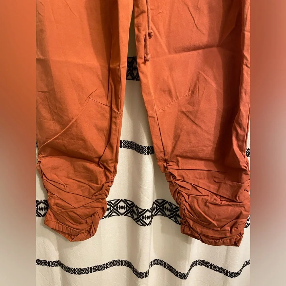 NWT New Light Parachute Pants in Terracotta XS - Picture 3 of 10